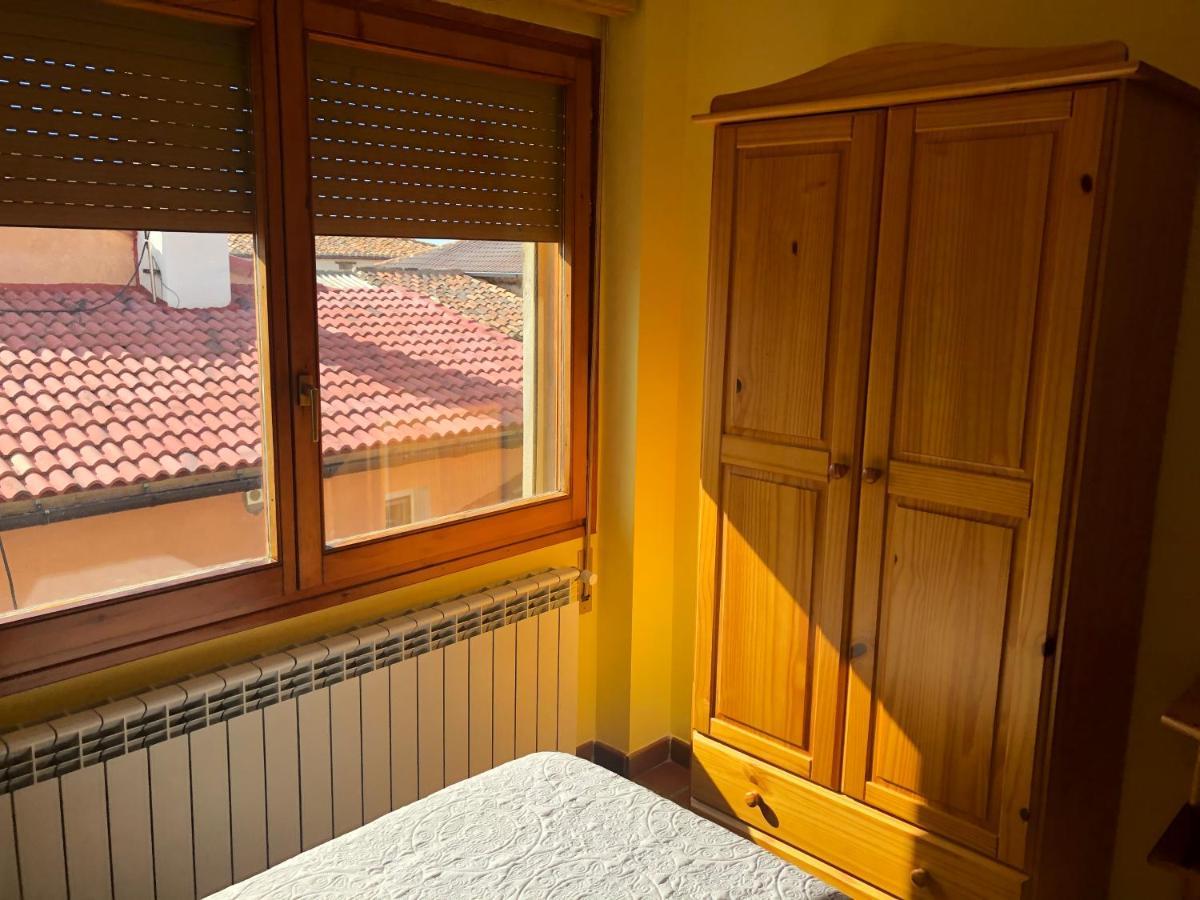 Bar Hostal Torralba De Los Sisones מראה חיצוני תמונה
